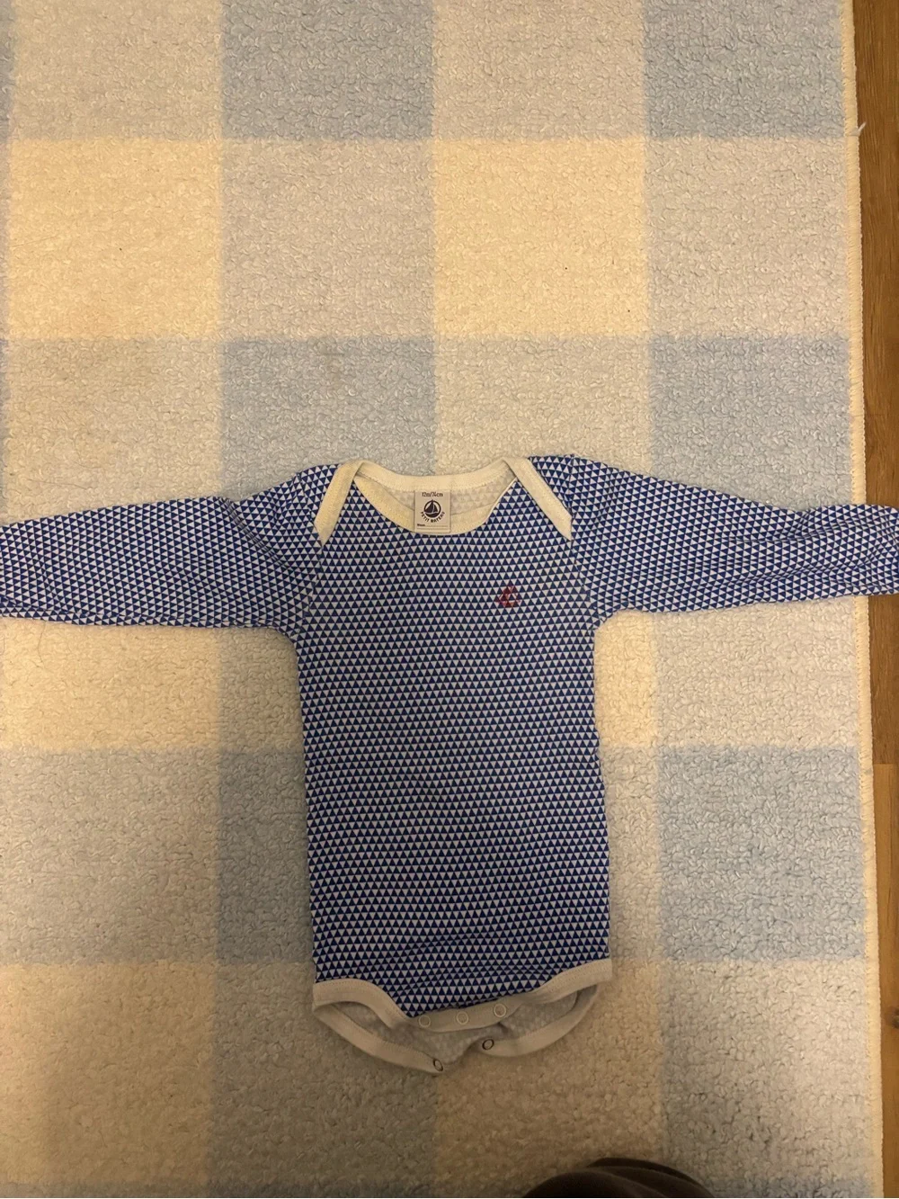 Bundle of six high end baby boy clothes 6m-12/18 m
